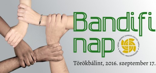 kép: (CC)Wonder woman0731: School diversity many hands held together; forrás: https://www.flickr.com/photos/wildrose115/27623264486